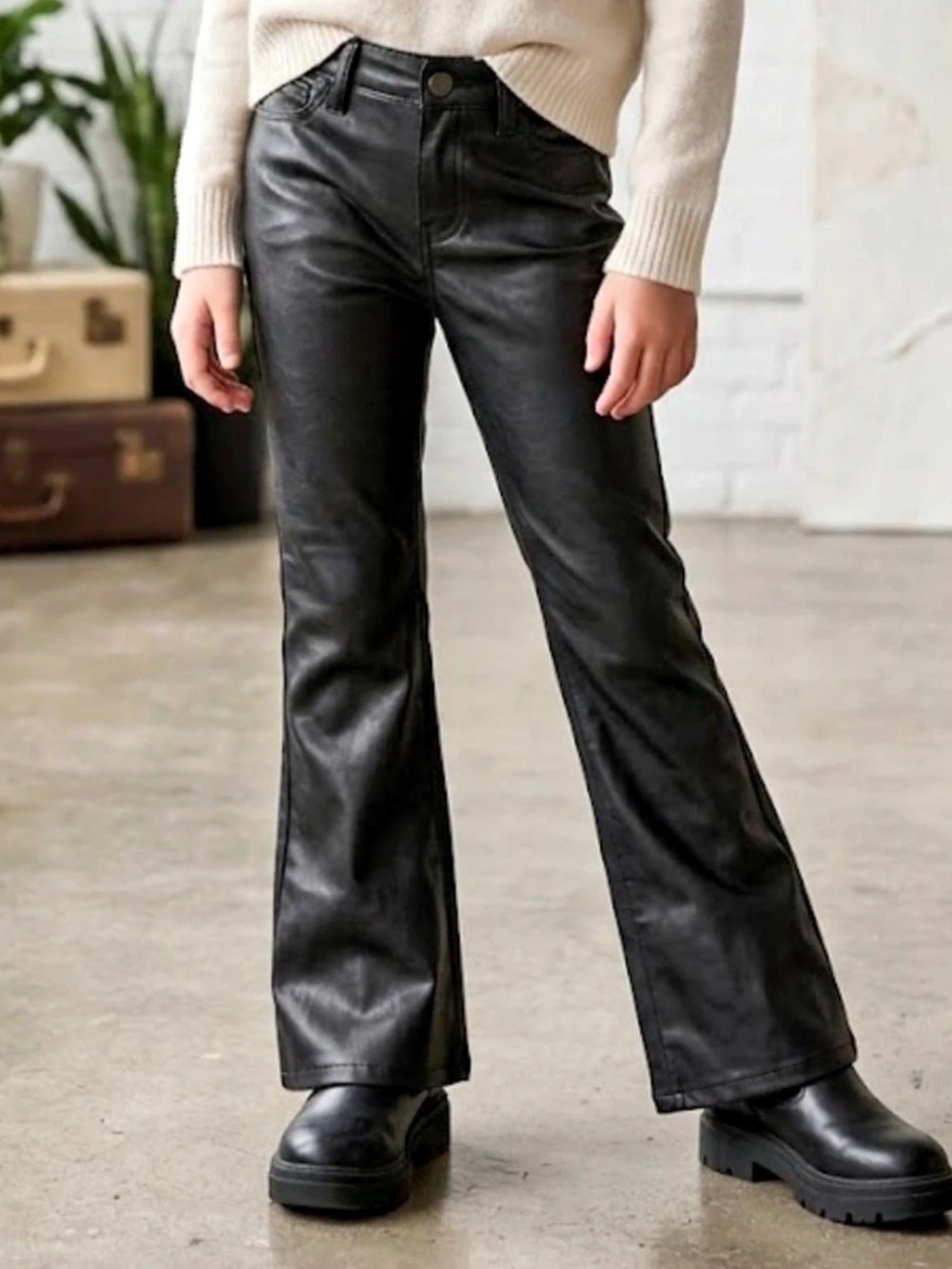 Old Navy High-Waisted Faux-Leather Flare Pants Black Size 10